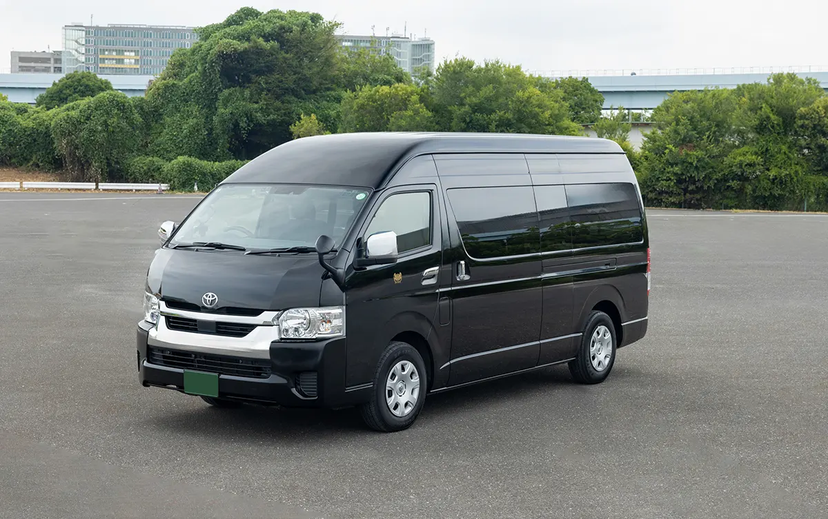 Private transfer to and from Mt. Fuji area by Toyota Hiace
