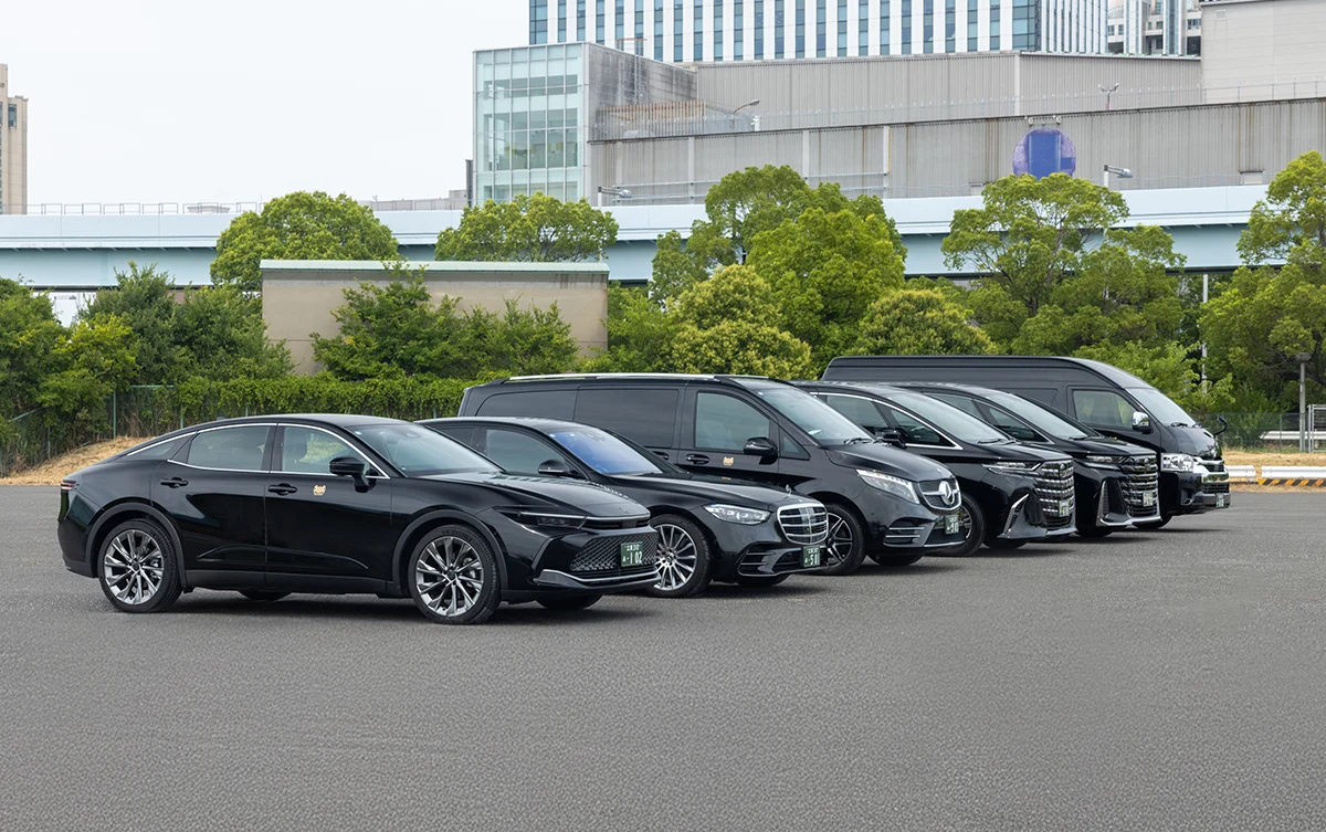 Outech luxury fleet options featuring sedans, Mercedes-Benz vehicles, MPVs, and vans