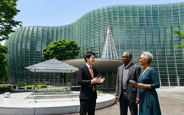 国立新美術館