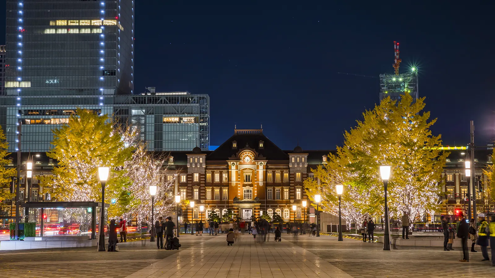 東京駅のライトアップ