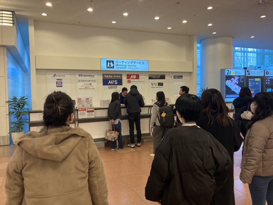 羽田空港にて