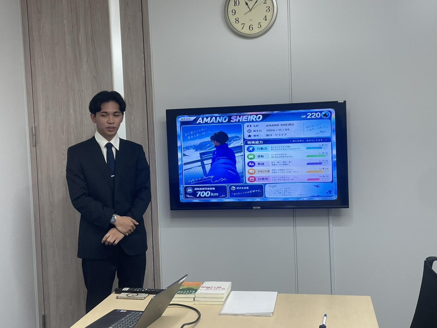 個々に作成してもらったスライドを使った自己紹介