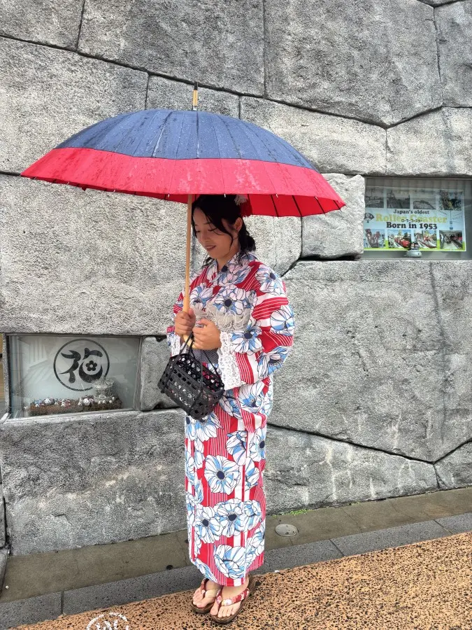 雨でも楽しめるように実際に街を歩きました