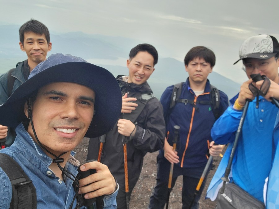 富士山トレッキングツアー記念撮影
