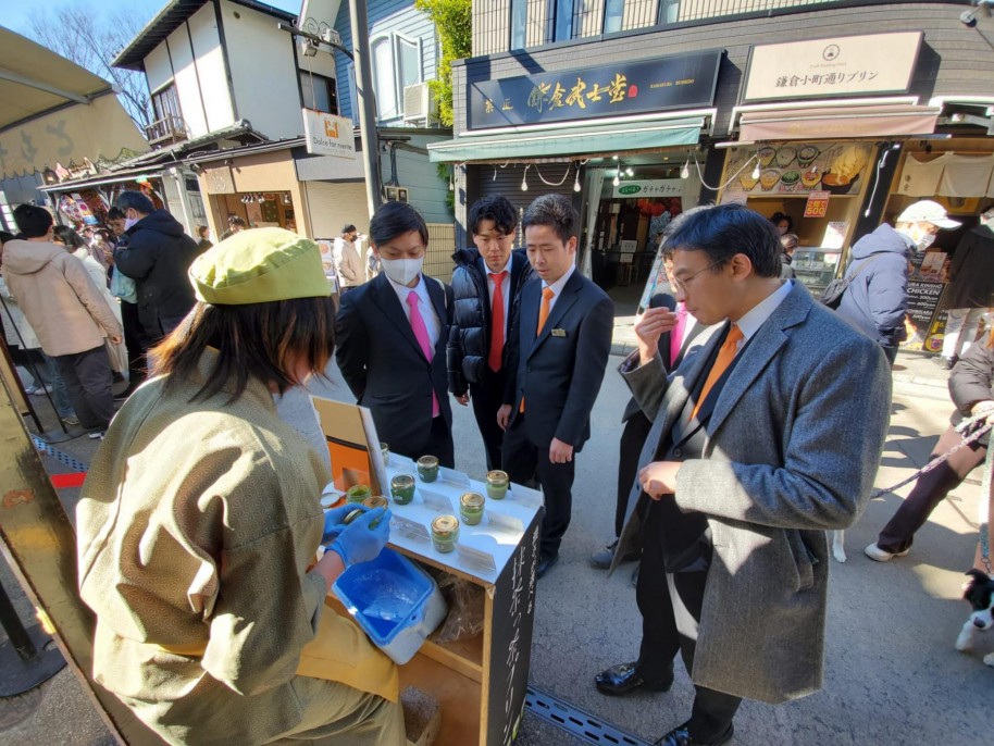 鎌倉研修、小町通りにて