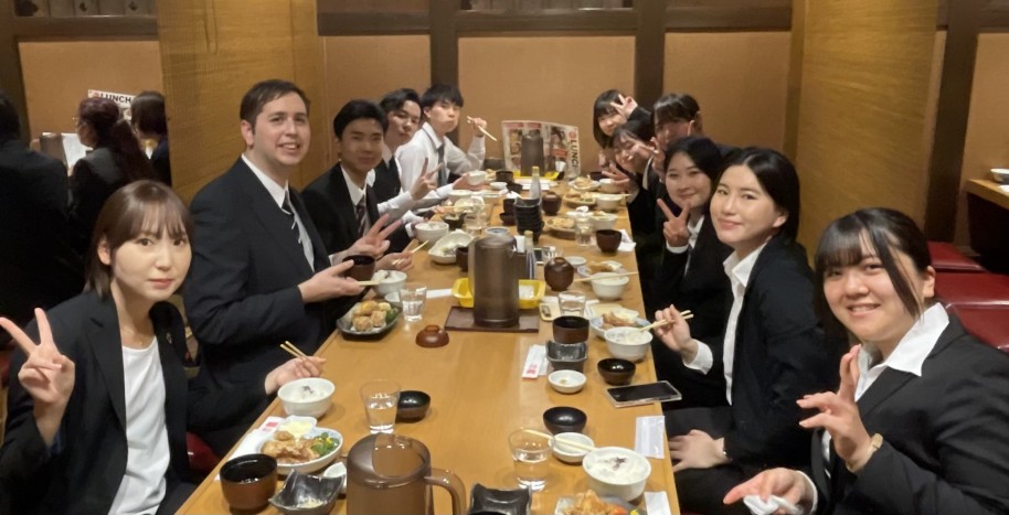 ランチを新入社員全員で頂きました!