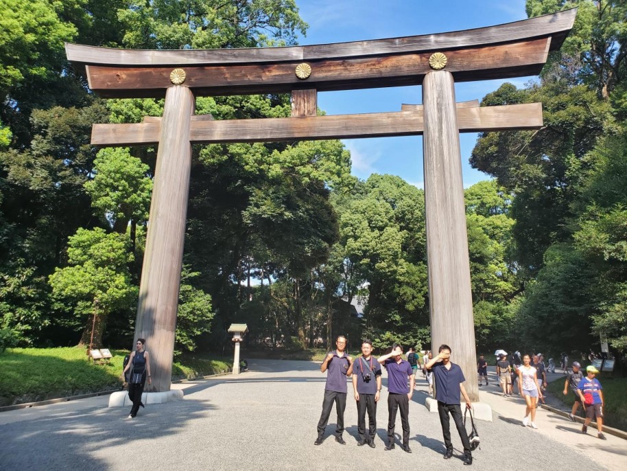 東京観光研修　明治神宮にて
