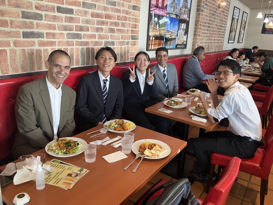 ランチは入社した全員と一緒に