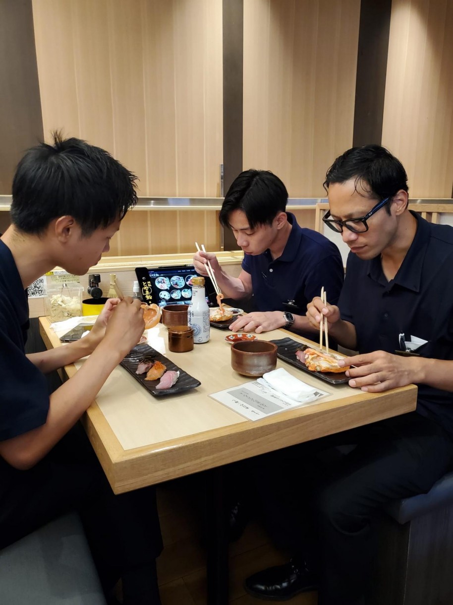 東京観光研修　ランチ