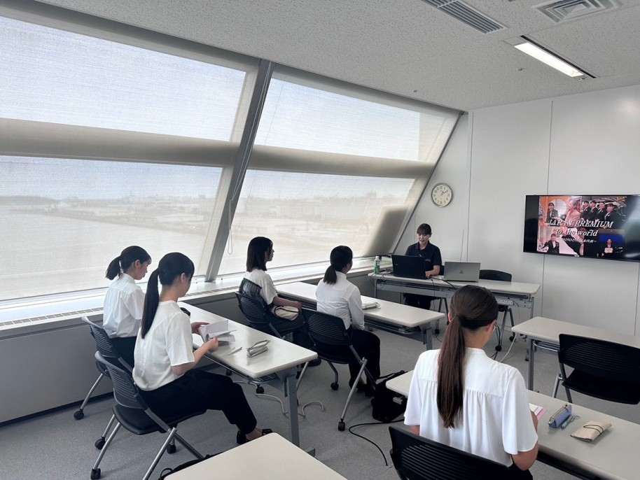 オフィスで会社説明会を実施