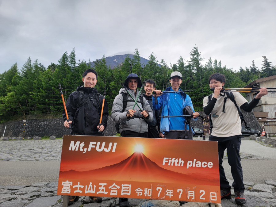 富士山トレッキングツアー富士登山5合目にて