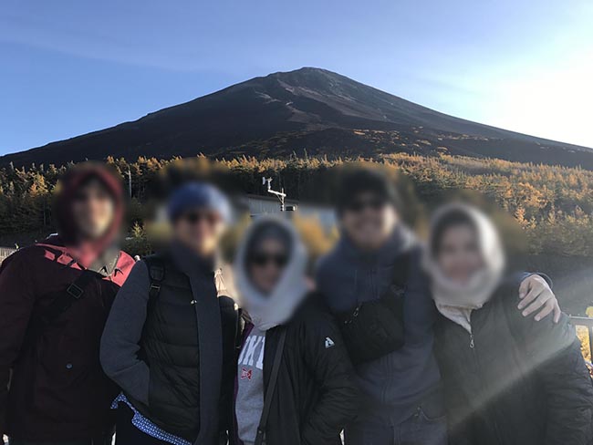 富士山五合目で記念撮影