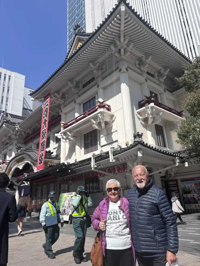 歌舞伎座（地下）にてお買い物を提案