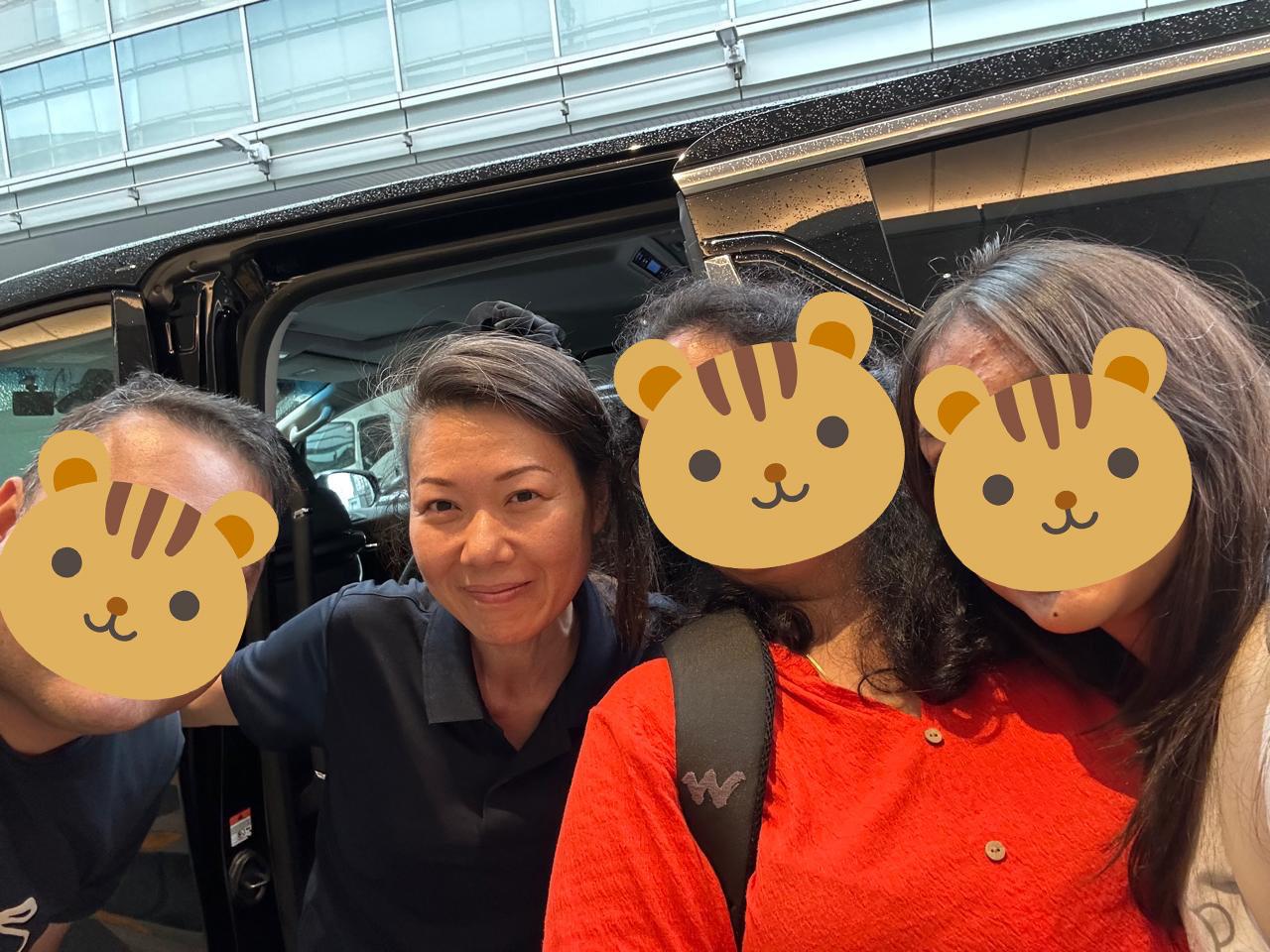 羽田空港でご家族と記念撮影