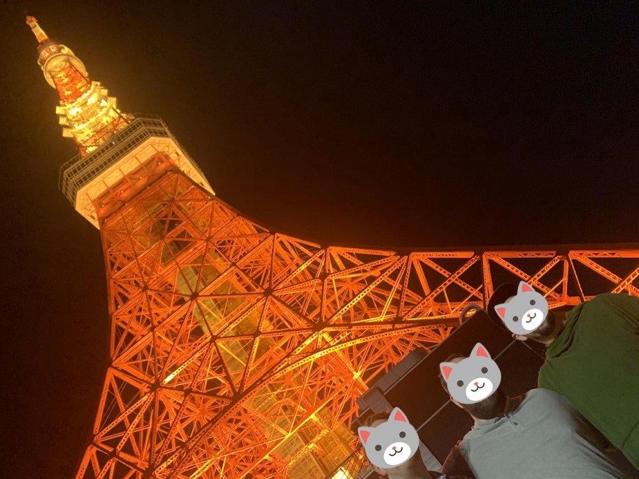 東京タワーの夜景と記念撮影