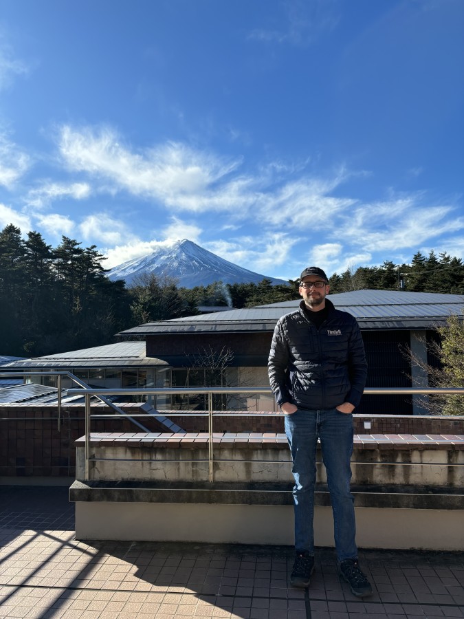 富士山を背景に