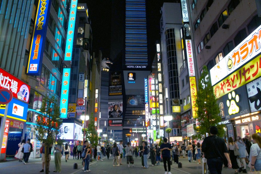 新宿歌舞伎町ゴジラ