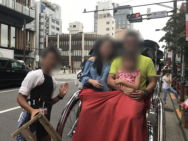 浅草では人力車にも乗車