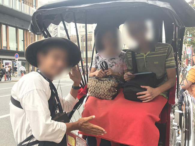浅草では人力車にも乗車